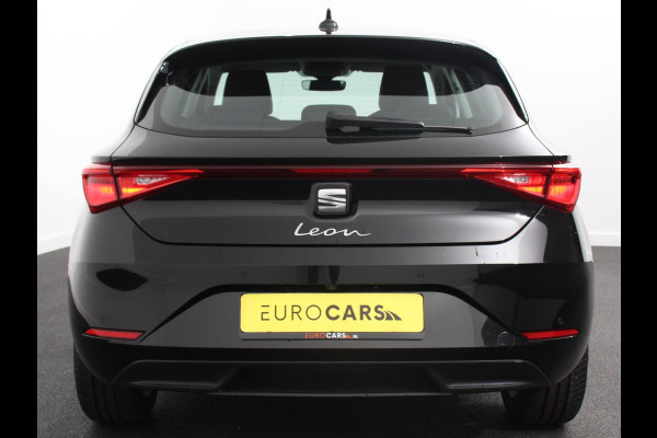 Seat Leon 1.0 eTSI 110pk DSG Style Navigatie Apple Carplay/ Android Auto Camera Parkeersensoren Stoel- en stuurverwarming Cruise Control Virtual Cockpit Climate Control Seat Leon 1.0 eTSI 110pk DSG Style Navigatie Apple Carplay/ Android Auto Camera Parkeersensoren Stoel- en stuurverwarming Cruise Control Virtual Cockpit Climate Control