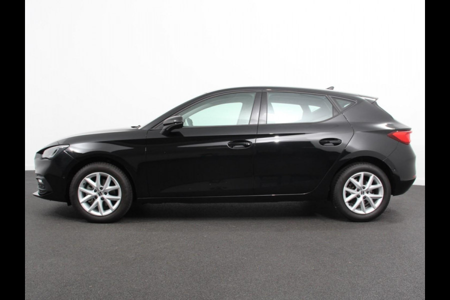 Seat Leon 1.0 eTSI 110pk DSG Style Navigatie Apple Carplay/ Android Auto Camera Parkeersensoren Stoel- en stuurverwarming Cruise Control Virtual Cockpit Climate Control Seat Leon 1.0 eTSI 110pk DSG Style Navigatie Apple Carplay/ Android Auto Camera Parkeersensoren Stoel- en stuurverwarming Cruise Control Virtual Cockpit Climate Control