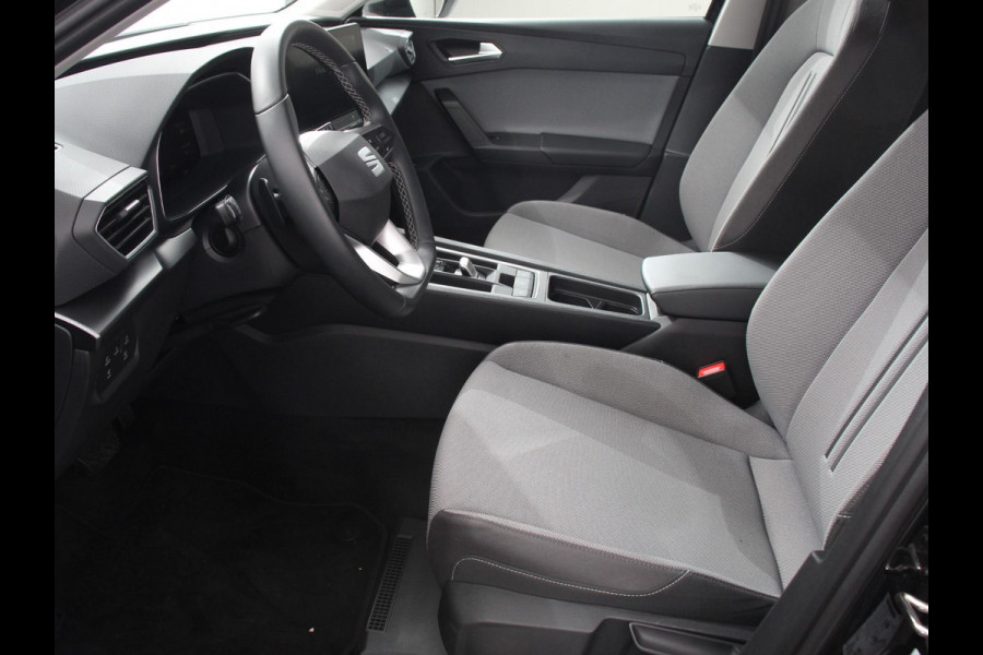 Seat Leon 1.0 eTSI 110pk DSG Style Navigatie Apple Carplay/ Android Auto Camera Parkeersensoren Stoel- en stuurverwarming Cruise Control Virtual Cockpit Climate Control Seat Leon 1.0 eTSI 110pk DSG Style Navigatie Apple Carplay/ Android Auto Camera Parkeersensoren Stoel- en stuurverwarming Cruise Control Virtual Cockpit Climate Control
