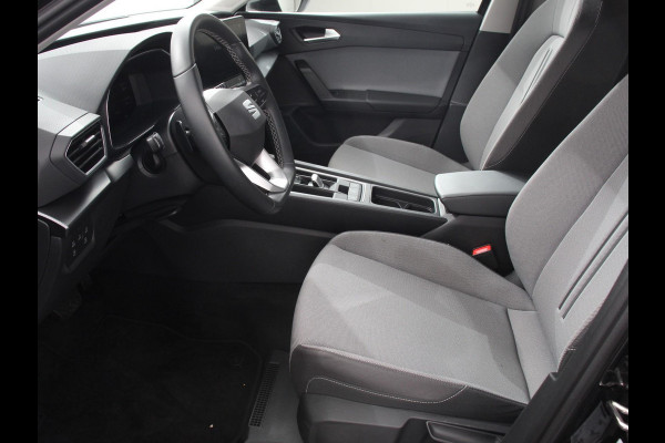 Seat Leon 1.0 eTSI 110pk DSG Style Navigatie Apple Carplay/ Android Auto Camera Parkeersensoren Stoel- en stuurverwarming Cruise Control Virtual Cockpit Climate Control Seat Leon 1.0 eTSI 110pk DSG Style Navigatie Apple Carplay/ Android Auto Camera Parkeersensoren Stoel- en stuurverwarming Cruise Control Virtual Cockpit Climate Control