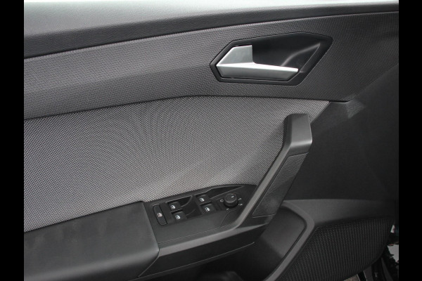 Seat Leon 1.0 eTSI 110pk DSG Style Navigatie Apple Carplay/ Android Auto Camera Parkeersensoren Stoel- en stuurverwarming Cruise Control Virtual Cockpit Climate Control Seat Leon 1.0 eTSI 110pk DSG Style Navigatie Apple Carplay/ Android Auto Camera Parkeersensoren Stoel- en stuurverwarming Cruise Control Virtual Cockpit Climate Control