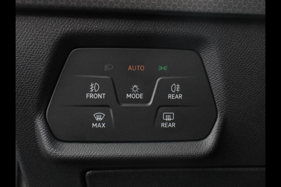 Seat Leon 1.0 eTSI 110pk DSG Style Navigatie Apple Carplay/ Android Auto Camera Parkeersensoren Stoel- en stuurverwarming Cruise Control Virtual Cockpit Climate Control Seat Leon 1.0 eTSI 110pk DSG Style Navigatie Apple Carplay/ Android Auto Camera Parkeersensoren Stoel- en stuurverwarming Cruise Control Virtual Cockpit Climate Control