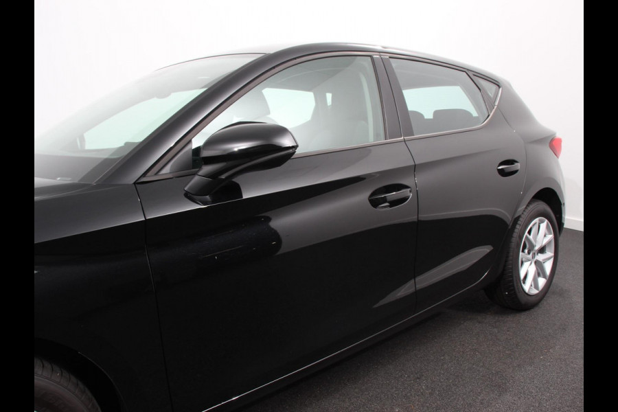 Seat Leon 1.0 eTSI 110pk DSG Style Navigatie Apple Carplay/ Android Auto Camera Parkeersensoren Stoel- en stuurverwarming Cruise Control Virtual Cockpit Climate Control Seat Leon 1.0 eTSI 110pk DSG Style Navigatie Apple Carplay/ Android Auto Camera Parkeersensoren Stoel- en stuurverwarming Cruise Control Virtual Cockpit Climate Control