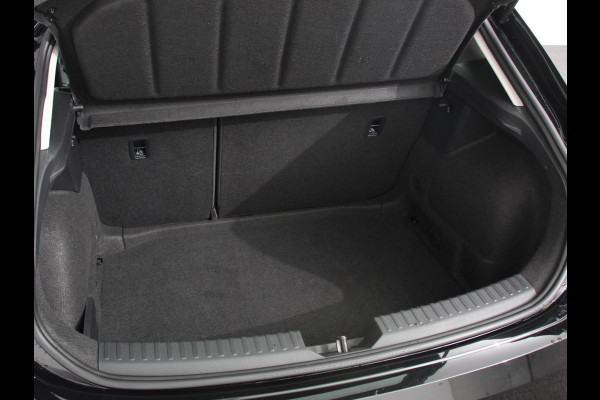 Seat Leon 1.0 eTSI 110pk DSG Style Navigatie Apple Carplay/ Android Auto Camera Parkeersensoren Stoel- en stuurverwarming Cruise Control Virtual Cockpit Climate Control Seat Leon 1.0 eTSI 110pk DSG Style Navigatie Apple Carplay/ Android Auto Camera Parkeersensoren Stoel- en stuurverwarming Cruise Control Virtual Cockpit Climate Control