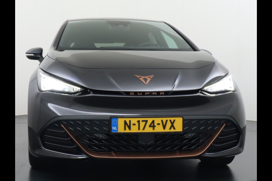 CUPRA Born Adrenaline One 62kWh 3 Fase 204PK SOH 92% Sport Stoelen+Verwarmd Apple Carplay Android Adap.Cruise Navi Camera 19" Pdc-a+v LED ParkAssist Ecc Keyless Advanced Front assist Sport-Onderstel Onlineservices Privacy Glas E-sound luidspr v e-call Led AEB Bots-Waarsch. ASR ESP Uitwijk-Assistent Verkeersbord-Detectie Origineel Nederlandse Auto thuis tot 11kwh laden! CUPRA Born Adrenaline One 62kWh 3 Fase 204PK SOH 92% Sport Stoelen+Verwarmd Apple Carplay Android Adap.Cruise Navi Camera 19" Pdc-a+v LED ParkAssist Ecc Keyless Advanced Front assist Sport-Onderstel Onlineservices Privacy Glas E-sound luidspr v e-call Led AEB Bots-Waarsch. ASR ESP Uitwijk-Assistent Verkeersbord-Detectie Origineel Nederlandse Auto thuis tot 11kwh laden!