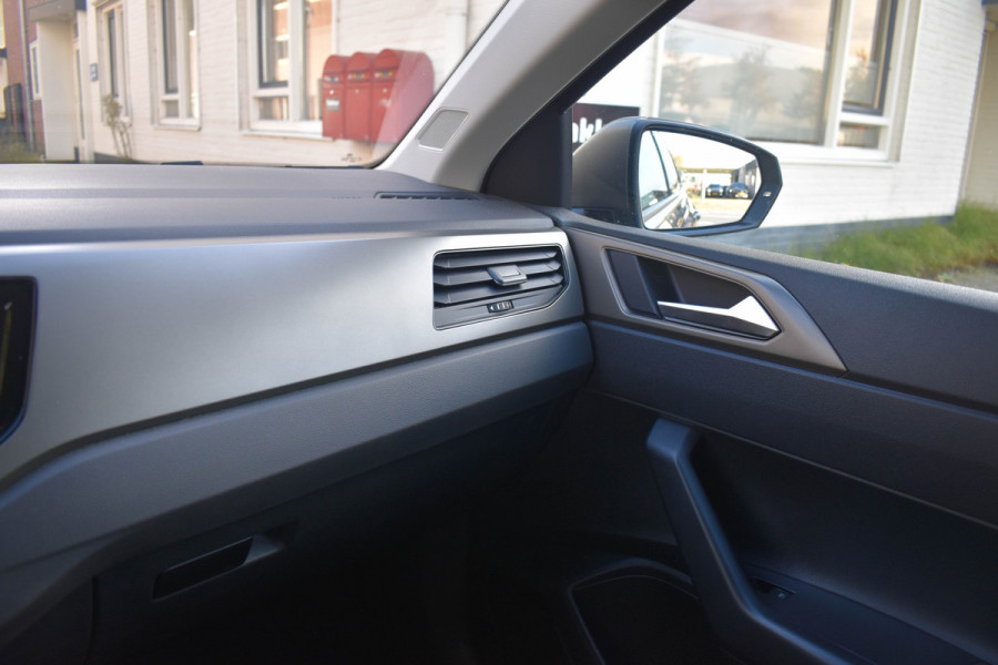 Volkswagen Polo 1.0 TSI Comfortline | NL Auto | ACC | Carplay | Camera | NAVI | DAB Volkswagen Polo 1.0 TSI Comfortline | NL Auto | ACC | Carplay | Camera | NAVI | DAB