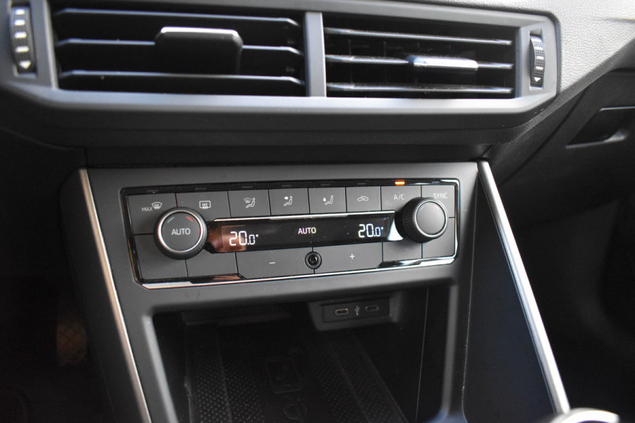 Volkswagen Polo 1.0 TSI Comfortline | NL Auto | ACC | Carplay | Camera | NAVI | DAB Volkswagen Polo 1.0 TSI Comfortline | NL Auto | ACC | Carplay | Camera | NAVI | DAB