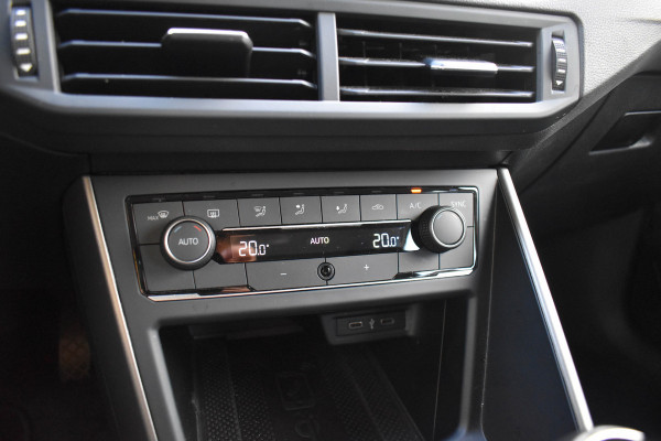 Volkswagen Polo 1.0 TSI Comfortline | NL Auto | ACC | Carplay | Camera | NAVI | DAB Volkswagen Polo 1.0 TSI Comfortline | NL Auto | ACC | Carplay | Camera | NAVI | DAB