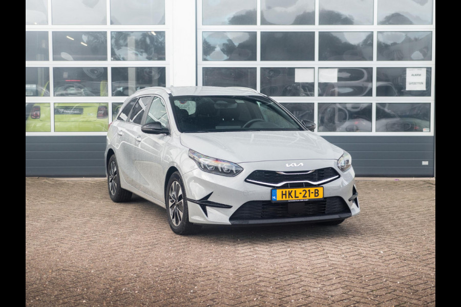 Kia Ceed Sportswagon 1.0 T-GDi MHEV Design Edition l navigatie l stoel en stuurwielverwarming l EL. kofferklep l JBL premium Sound Kia Ceed Sportswagon 1.0 T-GDi MHEV Design Edition l navigatie l stoel en stuurwielverwarming l EL. kofferklep l JBL premium Sound
