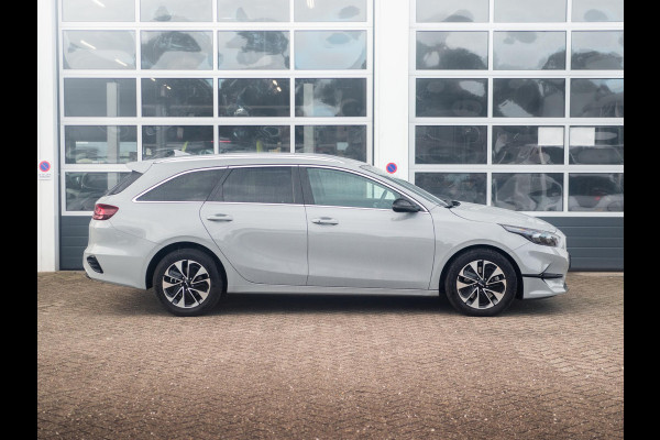 Kia Ceed Sportswagon 1.0 T-GDi MHEV Design Edition l navigatie l stoel en stuurwielverwarming l EL. kofferklep l JBL premium Sound Kia Ceed Sportswagon 1.0 T-GDi MHEV Design Edition l navigatie l stoel en stuurwielverwarming l EL. kofferklep l JBL premium Sound