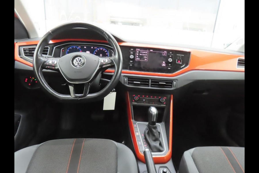 Volkswagen Polo 1.5 TSI Highline Business R - Automaat - Navi - Winterpakket - Trekhaak - Org.NL Volkswagen Polo 1.5 TSI Highline Business R - Automaat - Navi - Winterpakket - Trekhaak - Org.NL