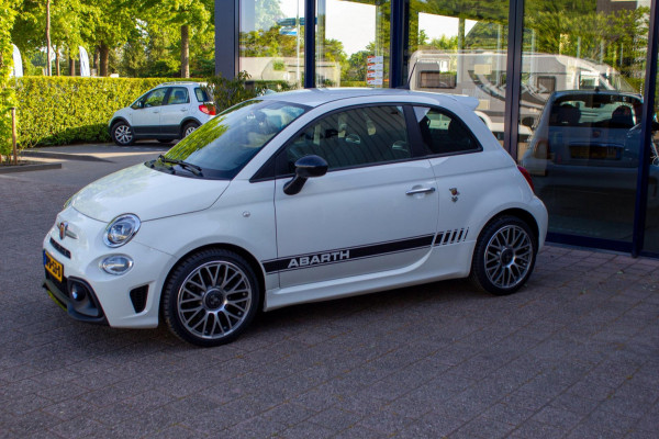 Fiat 500 1.4 T-Jet Abarth 595 70th Anniversary | Prijs rijklaar incl. 12 mnd garantie |17"Lmv Navi Carplay Bluetooth DAB Fiat 500 1.4 T-Jet Abarth 595 70th Anniversary | Prijs rijklaar incl. 12 mnd garantie |17"Lmv Navi Carplay Bluetooth DAB