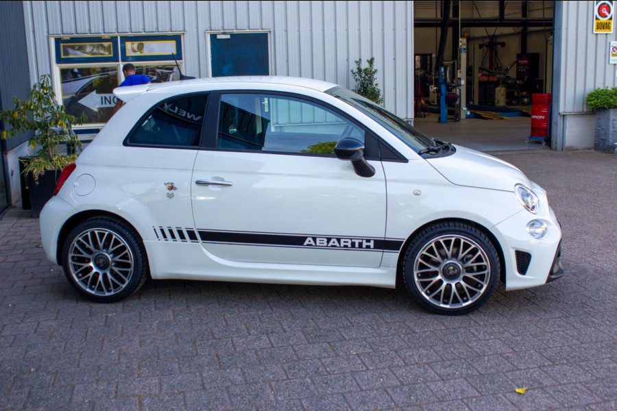 Fiat 500 1.4 T-Jet Abarth 595 70th Anniversary | Prijs rijklaar incl. 12 mnd garantie |17"Lmv Navi Carplay Bluetooth DAB Fiat 500 1.4 T-Jet Abarth 595 70th Anniversary | Prijs rijklaar incl. 12 mnd garantie |17"Lmv Navi Carplay Bluetooth DAB