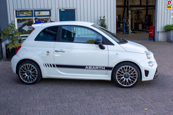 Fiat 500 1.4 T-Jet Abarth 595 70th Anniversary | Prijs rijklaar incl. 12 mnd garantie |17"Lmv Navi Carplay Bluetooth DAB Fiat 500 1.4 T-Jet Abarth 595 70th Anniversary | Prijs rijklaar incl. 12 mnd garantie |17"Lmv Navi Carplay Bluetooth DAB
