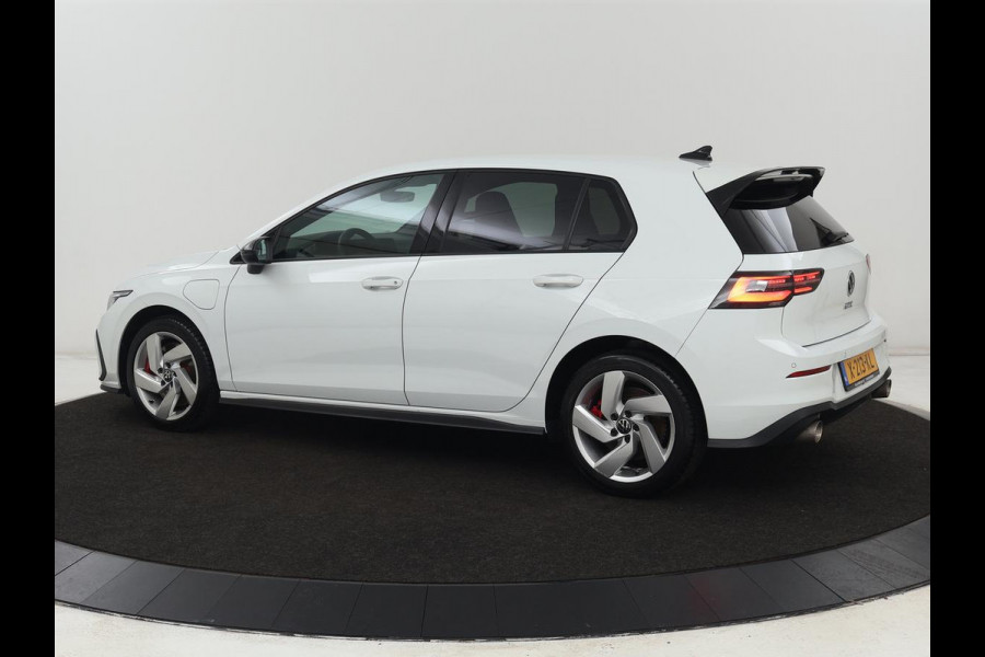 Volkswagen Golf 1.4 eHybrid GTE | Camera | Adaptive cruise | Carplay | Navigatie | Sportstoelen | Full LED | Sfeerverlichting | PHEV