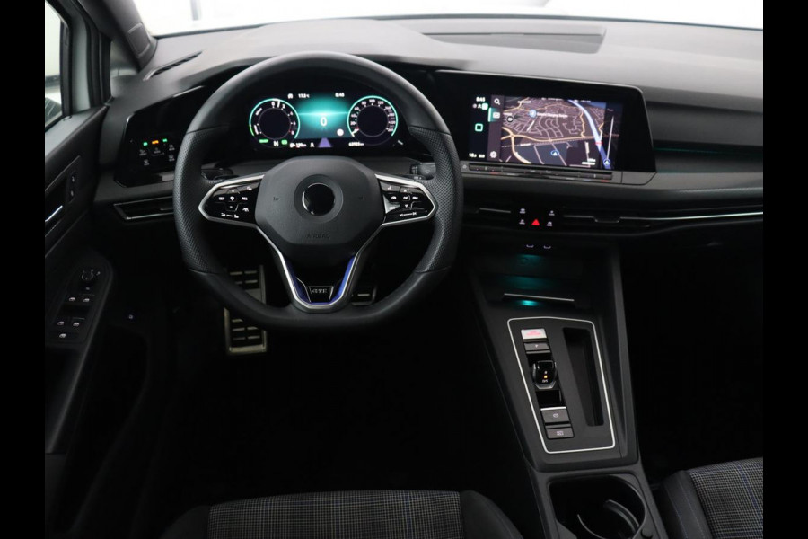Volkswagen Golf 1.4 eHybrid GTE | Camera | Adaptive cruise | Carplay | Navigatie | Sportstoelen | Full LED | Sfeerverlichting | PHEV