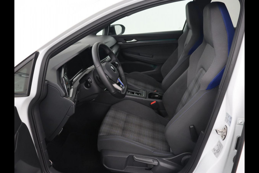 Volkswagen Golf 1.4 eHybrid GTE | Camera | Adaptive cruise | Carplay | Navigatie | Sportstoelen | Full LED | Sfeerverlichting | PHEV