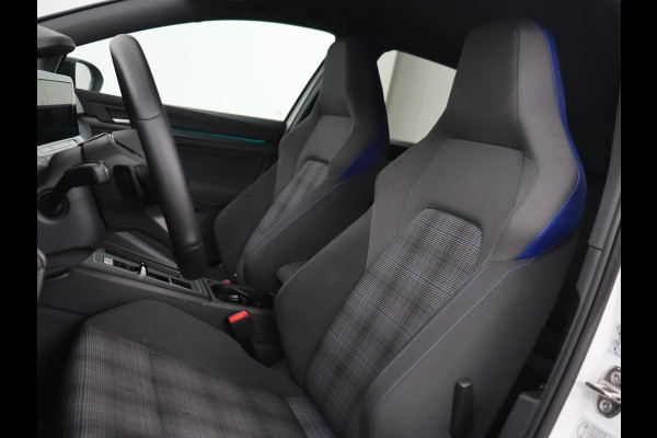 Volkswagen Golf 1.4 eHybrid GTE | Camera | Adaptive cruise | Carplay | Navigatie | Sportstoelen | Full LED | Sfeerverlichting | PHEV