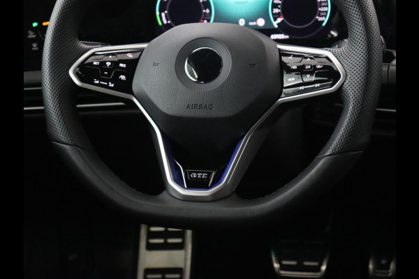Volkswagen Golf 1.4 eHybrid GTE | Camera | Adaptive cruise | Carplay | Navigatie | Sportstoelen | Full LED | Sfeerverlichting | PHEV