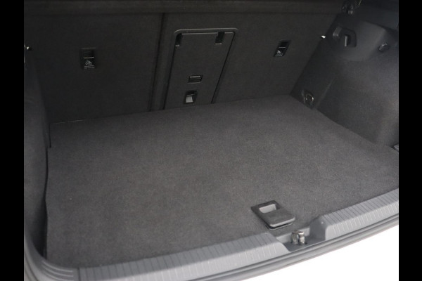 Volkswagen Golf 1.4 eHybrid GTE | Camera | Adaptive cruise | Carplay | Navigatie | Sportstoelen | Full LED | Sfeerverlichting | PHEV