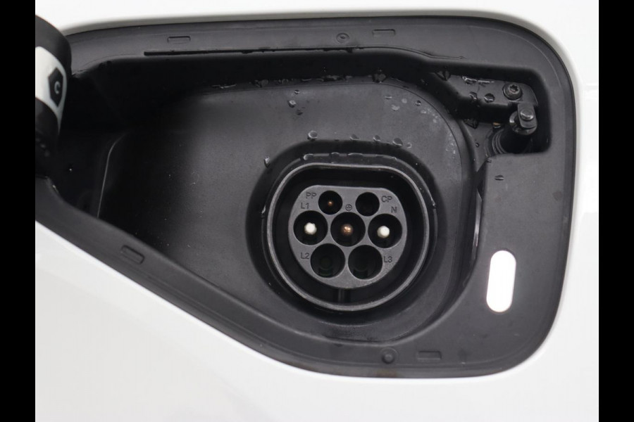 Volkswagen Golf 1.4 eHybrid GTE | Camera | Adaptive cruise | Carplay | Navigatie | Sportstoelen | Full LED | Sfeerverlichting | PHEV