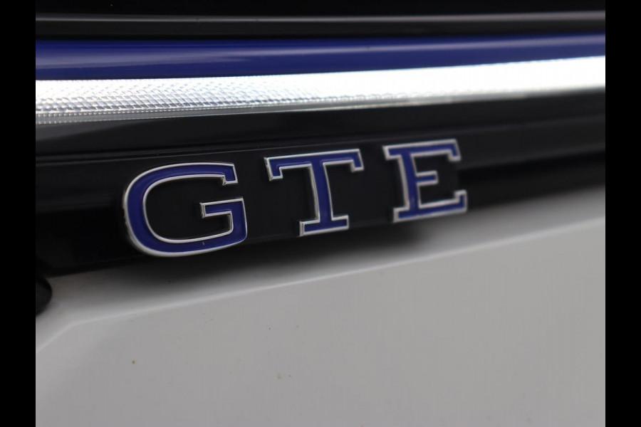 Volkswagen Golf 1.4 eHybrid GTE | Camera | Adaptive cruise | Carplay | Navigatie | Sportstoelen | Full LED | Sfeerverlichting | PHEV