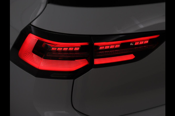 Volkswagen Golf 1.4 eHybrid GTE | Camera | Adaptive cruise | Carplay | Navigatie | Sportstoelen | Full LED | Sfeerverlichting | PHEV