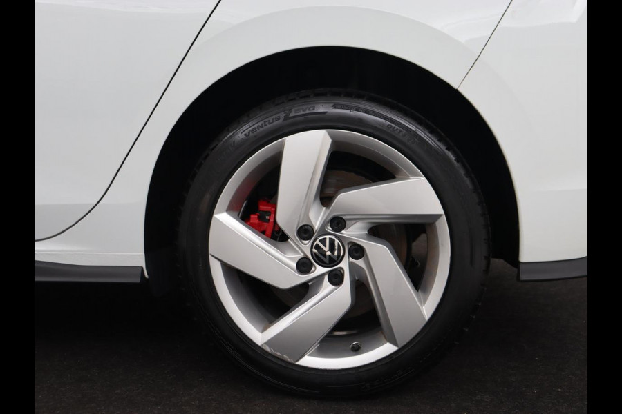 Volkswagen Golf 1.4 eHybrid GTE | Camera | Adaptive cruise | Carplay | Navigatie | Sportstoelen | Full LED | Sfeerverlichting | PHEV