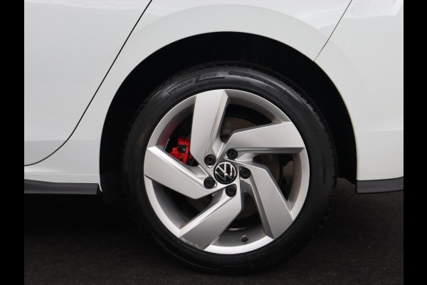 Volkswagen Golf 1.4 eHybrid GTE | Camera | Adaptive cruise | Carplay | Navigatie | Sportstoelen | Full LED | Sfeerverlichting | PHEV