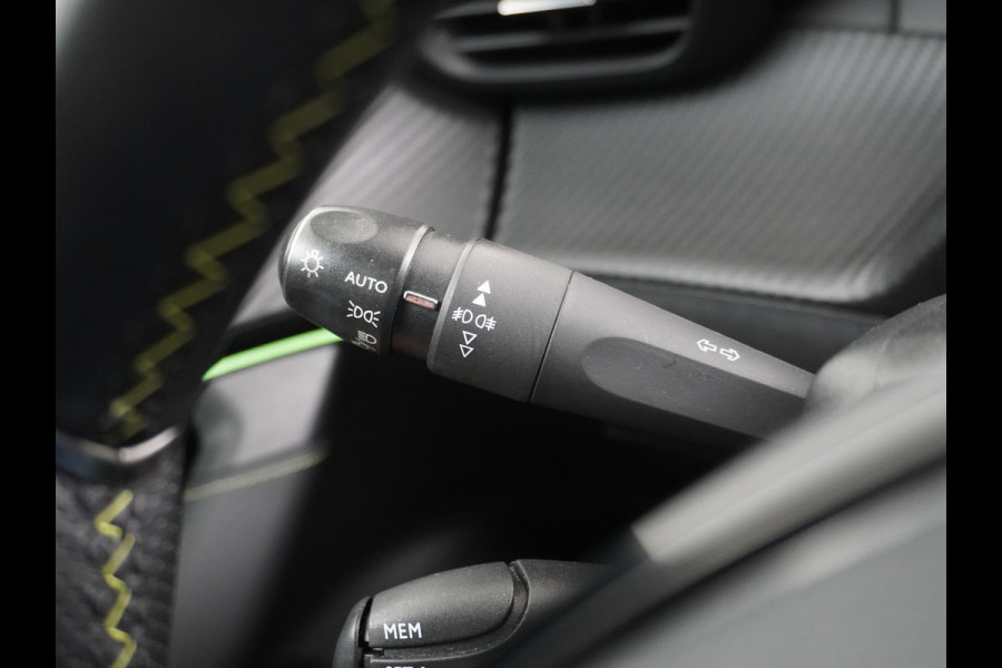 Peugeot e-2008 EV GT Line 50kWh Pano-dak SOH 95% Apple Carplay Android PDC-a+v 360°Camera Navi Ecc Cruise Control Pdc Lmv DAB Privacy Glas Keyless Led Bluetooth € 45.000 nieuw! Peugeot e-2008 EV GT Line 50kWh Pano-dak SOH 95% Apple Carplay Android PDC-a+v 360°Camera Navi Ecc Cruise Control Pdc Lmv DAB Privacy Glas Keyless Led Bluetooth € 45.000 nieuw!
