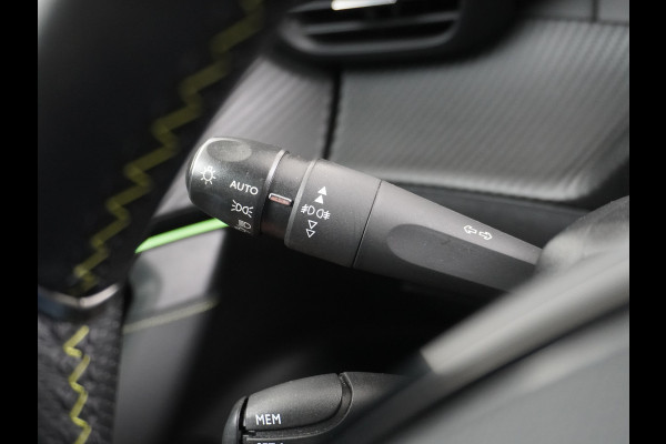 Peugeot e-2008 EV GT Line 50kWh Pano-dak SOH 95% Apple Carplay Android PDC-a+v 360°Camera Navi Ecc Cruise Control Pdc Lmv DAB Privacy Glas Keyless Led Bluetooth € 45.000 nieuw! Peugeot e-2008 EV GT Line 50kWh Pano-dak SOH 95% Apple Carplay Android PDC-a+v 360°Camera Navi Ecc Cruise Control Pdc Lmv DAB Privacy Glas Keyless Led Bluetooth € 45.000 nieuw!