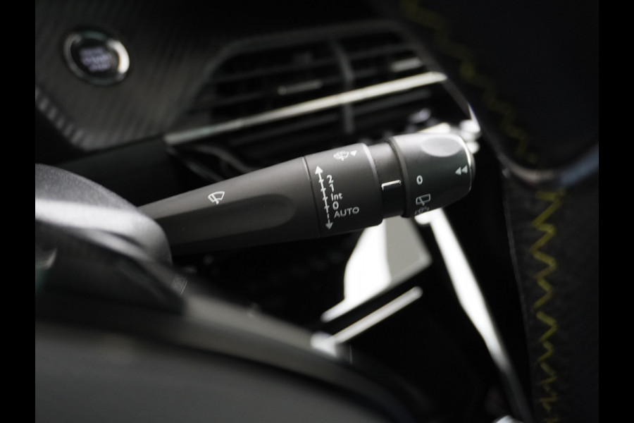 Peugeot e-2008 EV GT Line 50kWh Pano-dak SOH 95% Apple Carplay Android PDC-a+v 360°Camera Navi Ecc Cruise Control Pdc Lmv DAB Privacy Glas Keyless Led Bluetooth € 45.000 nieuw! Peugeot e-2008 EV GT Line 50kWh Pano-dak SOH 95% Apple Carplay Android PDC-a+v 360°Camera Navi Ecc Cruise Control Pdc Lmv DAB Privacy Glas Keyless Led Bluetooth € 45.000 nieuw!