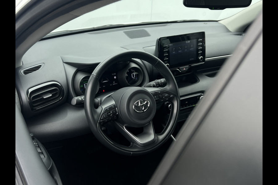 Toyota Yaris 1.5 Hybrid Dynamic | Trekhaak | LED | ACC | Stoelverwarming | Camera Toyota Yaris 1.5 Hybrid Dynamic | Trekhaak | LED | ACC | Stoelverwarming | Camera