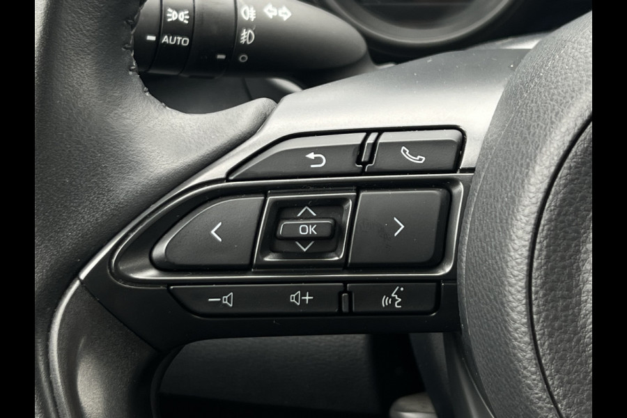 Toyota Yaris 1.5 Hybrid Dynamic | Trekhaak | LED | ACC | Stoelverwarming | Camera Toyota Yaris 1.5 Hybrid Dynamic | Trekhaak | LED | ACC | Stoelverwarming | Camera