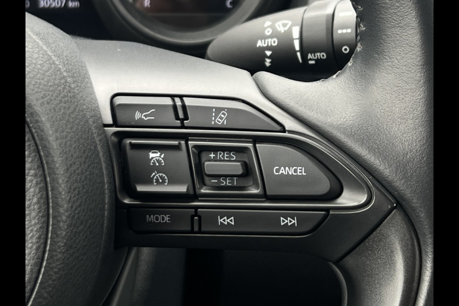 Toyota Yaris 1.5 Hybrid Dynamic | Trekhaak | LED | ACC | Stoelverwarming | Camera Toyota Yaris 1.5 Hybrid Dynamic | Trekhaak | LED | ACC | Stoelverwarming | Camera