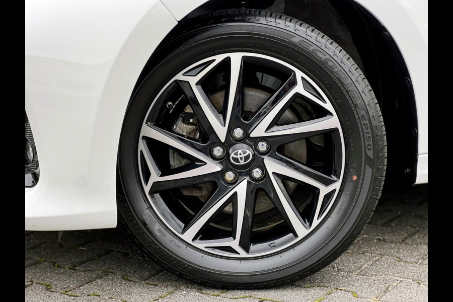 Toyota Yaris 1.5 Hybrid Dynamic | Trekhaak | LED | ACC | Stoelverwarming | Camera Toyota Yaris 1.5 Hybrid Dynamic | Trekhaak | LED | ACC | Stoelverwarming | Camera