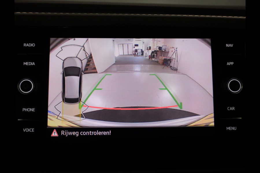 Volkswagen Taigo 1.0 TSI Life 95 pk | Verlengde garantie | Navigatie | Parkeersensoren | Achteruitrijcamera | Stoelverwarming | Keyless | Volkswagen Taigo 1.0 TSI Life 95 pk | Verlengde garantie | Navigatie | Parkeersensoren | Achteruitrijcamera | Stoelverwarming | Keyless |