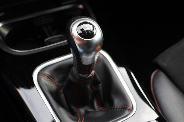 Mercedes-Benz A-Klasse A 180 d AMG pakket | Panorama dak | Burmester | Widescreen | Apple Carplay | Sfeerverlichting | Stoelverwarming | Alcantara | 360 PDC | Volledig onderhouden | Nieuwe Distributieriem Mercedes-Benz A-Klasse A 180 d AMG pakket | Panorama dak | Burmester | Widescreen | Apple Carplay | Sfeerverlichting | Stoelverwarming | Alcantara | 360 PDC | Volledig onderhouden | Nieuwe Distributieriem