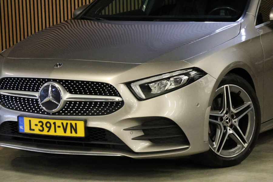 Mercedes-Benz A-Klasse A 180 d AMG pakket | Panorama dak | Burmester | Widescreen | Apple Carplay | Sfeerverlichting | Stoelverwarming | Alcantara | 360 PDC | Volledig onderhouden | Nieuwe Distributieriem Mercedes-Benz A-Klasse A 180 d AMG pakket | Panorama dak | Burmester | Widescreen | Apple Carplay | Sfeerverlichting | Stoelverwarming | Alcantara | 360 PDC | Volledig onderhouden | Nieuwe Distributieriem