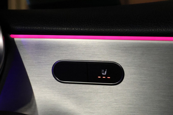 Mercedes-Benz A-Klasse A 180 d AMG pakket | Panorama dak | Burmester | Widescreen | Apple Carplay | Sfeerverlichting | Stoelverwarming | Alcantara | 360 PDC | Volledig onderhouden | Nieuwe Distributieriem Mercedes-Benz A-Klasse A 180 d AMG pakket | Panorama dak | Burmester | Widescreen | Apple Carplay | Sfeerverlichting | Stoelverwarming | Alcantara | 360 PDC | Volledig onderhouden | Nieuwe Distributieriem