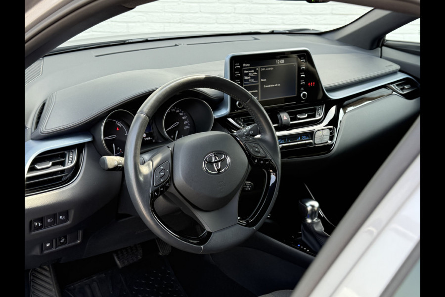 Toyota C-HR 2.0 Hybrid Dynamic | CarPlay | Camera | ACC | Dodehoek | Keyless | 18 inch Toyota C-HR 2.0 Hybrid Dynamic | CarPlay | Camera | ACC | Dodehoek | Keyless | 18 inch