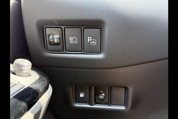 Toyota C-HR 2.0 Hybrid Dynamic | CarPlay | Camera | ACC | Dodehoek | Keyless | 18 inch Toyota C-HR 2.0 Hybrid Dynamic | CarPlay | Camera | ACC | Dodehoek | Keyless | 18 inch