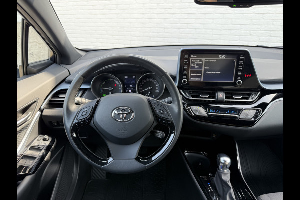 Toyota C-HR 2.0 Hybrid Dynamic | CarPlay | Camera | ACC | Dodehoek | Keyless | 18 inch Toyota C-HR 2.0 Hybrid Dynamic | CarPlay | Camera | ACC | Dodehoek | Keyless | 18 inch
