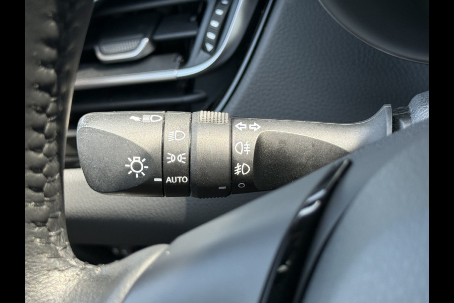 Toyota C-HR 2.0 Hybrid Dynamic | CarPlay | Camera | ACC | Dodehoek | Keyless | 18 inch Toyota C-HR 2.0 Hybrid Dynamic | CarPlay | Camera | ACC | Dodehoek | Keyless | 18 inch