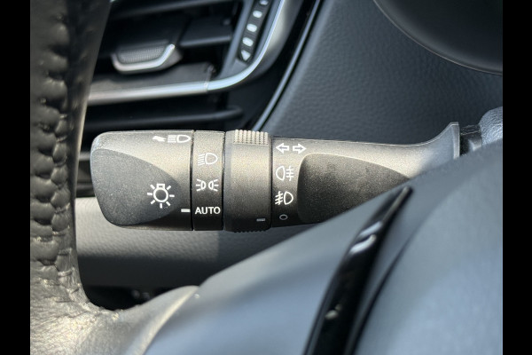 Toyota C-HR 2.0 Hybrid Dynamic | CarPlay | Camera | ACC | Dodehoek | Keyless | 18 inch Toyota C-HR 2.0 Hybrid Dynamic | CarPlay | Camera | ACC | Dodehoek | Keyless | 18 inch