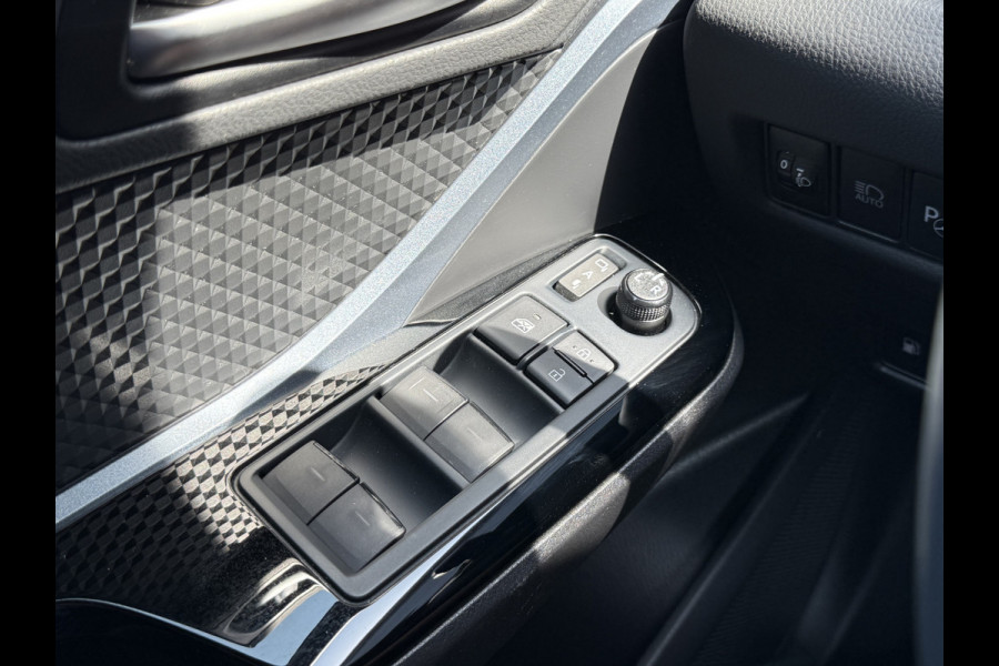 Toyota C-HR 2.0 Hybrid Dynamic | CarPlay | Camera | ACC | Dodehoek | Keyless | 18 inch Toyota C-HR 2.0 Hybrid Dynamic | CarPlay | Camera | ACC | Dodehoek | Keyless | 18 inch