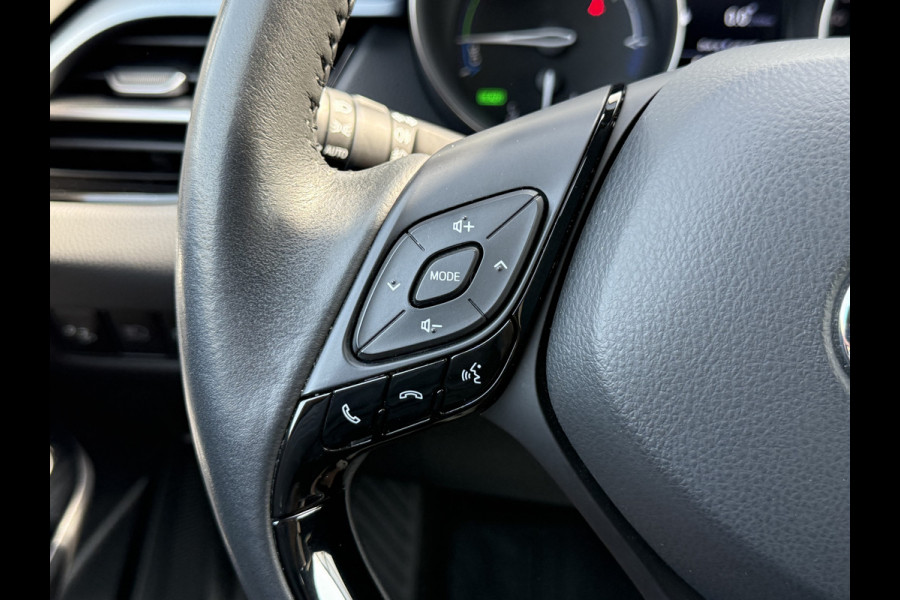 Toyota C-HR 2.0 Hybrid Dynamic | CarPlay | Camera | ACC | Dodehoek | Keyless | 18 inch Toyota C-HR 2.0 Hybrid Dynamic | CarPlay | Camera | ACC | Dodehoek | Keyless | 18 inch