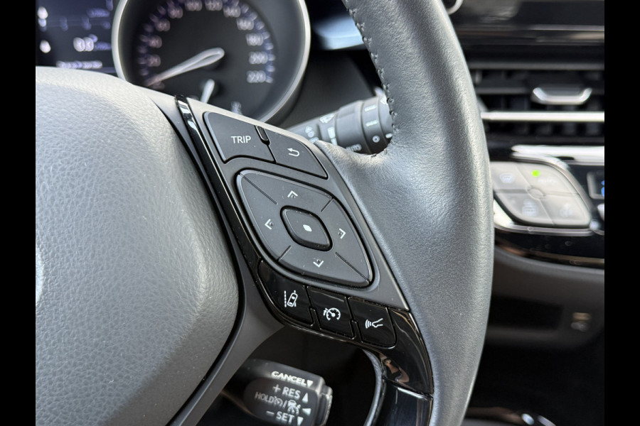 Toyota C-HR 2.0 Hybrid Dynamic | CarPlay | Camera | ACC | Dodehoek | Keyless | 18 inch Toyota C-HR 2.0 Hybrid Dynamic | CarPlay | Camera | ACC | Dodehoek | Keyless | 18 inch