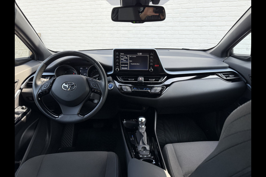 Toyota C-HR 2.0 Hybrid Dynamic | CarPlay | Camera | ACC | Dodehoek | Keyless | 18 inch Toyota C-HR 2.0 Hybrid Dynamic | CarPlay | Camera | ACC | Dodehoek | Keyless | 18 inch