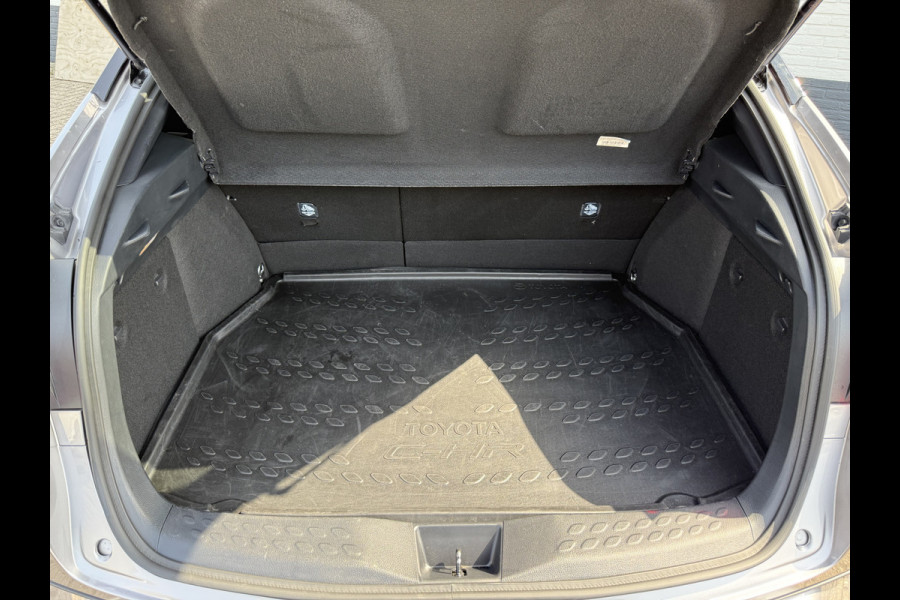 Toyota C-HR 2.0 Hybrid Dynamic | CarPlay | Camera | ACC | Dodehoek | Keyless | 18 inch Toyota C-HR 2.0 Hybrid Dynamic | CarPlay | Camera | ACC | Dodehoek | Keyless | 18 inch